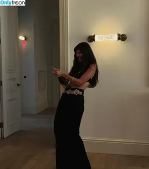 Tuba Buyukustun / tubabustun.official nude photo #0003