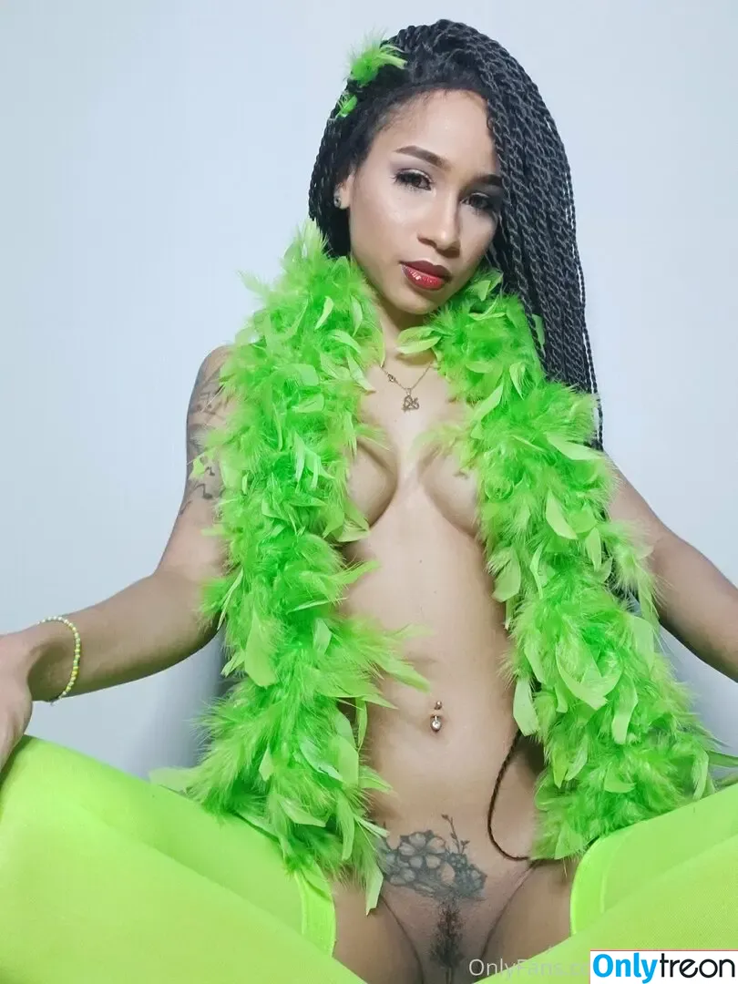 tuflaca nude photo #0370 (tuflacaverog)