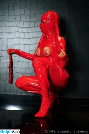 tuflacaverog / kaaapicccooo nude photo #0432