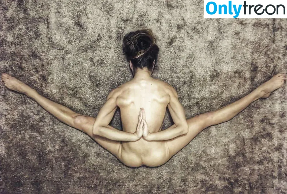 Tunaapari nude photo #0003 (Tuna Apari / Tuna Yuksel / onlytaz / tunaapari00)