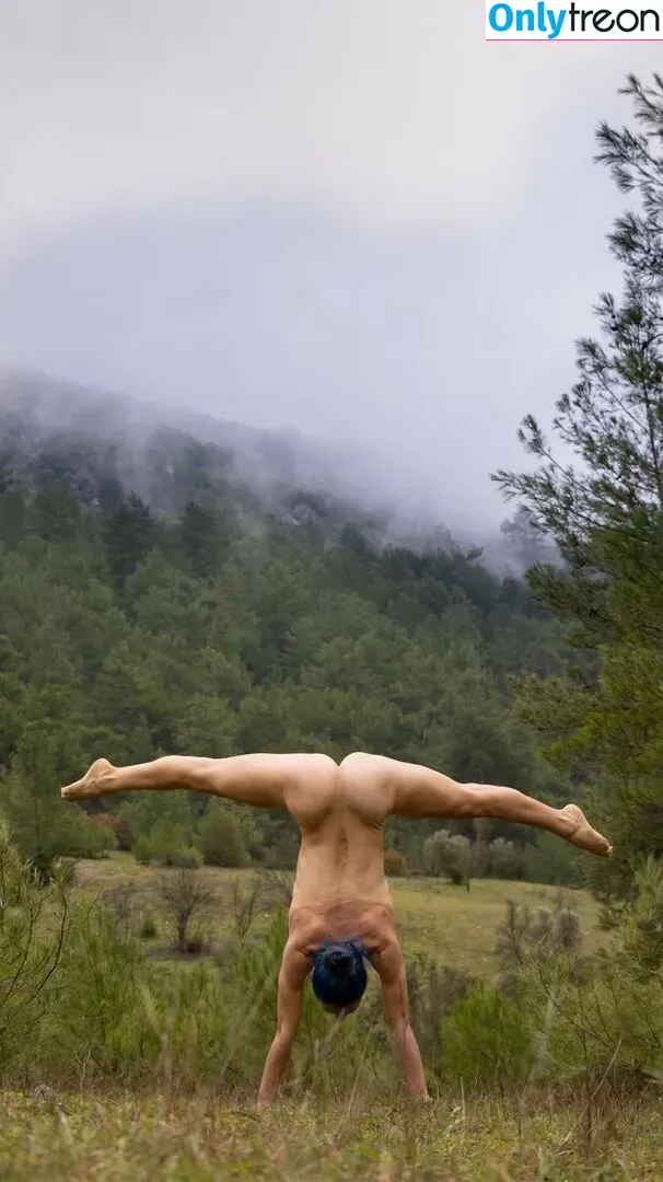 Tunaapari nude photo #0011 (Tuna Apari / Tuna Yuksel / onlytaz / tunaapari00)