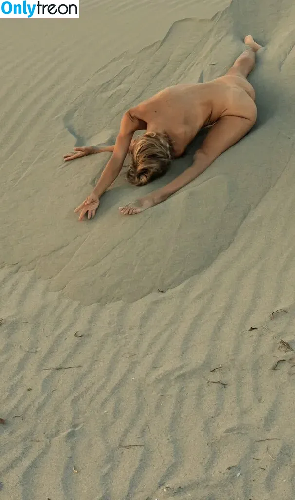 Tunaapari nude photo #0053 (Tuna Apari / Tuna Yuksel / onlytaz / tunaapari00)
