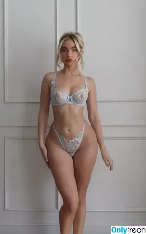 Turnttoni nude photo #0072