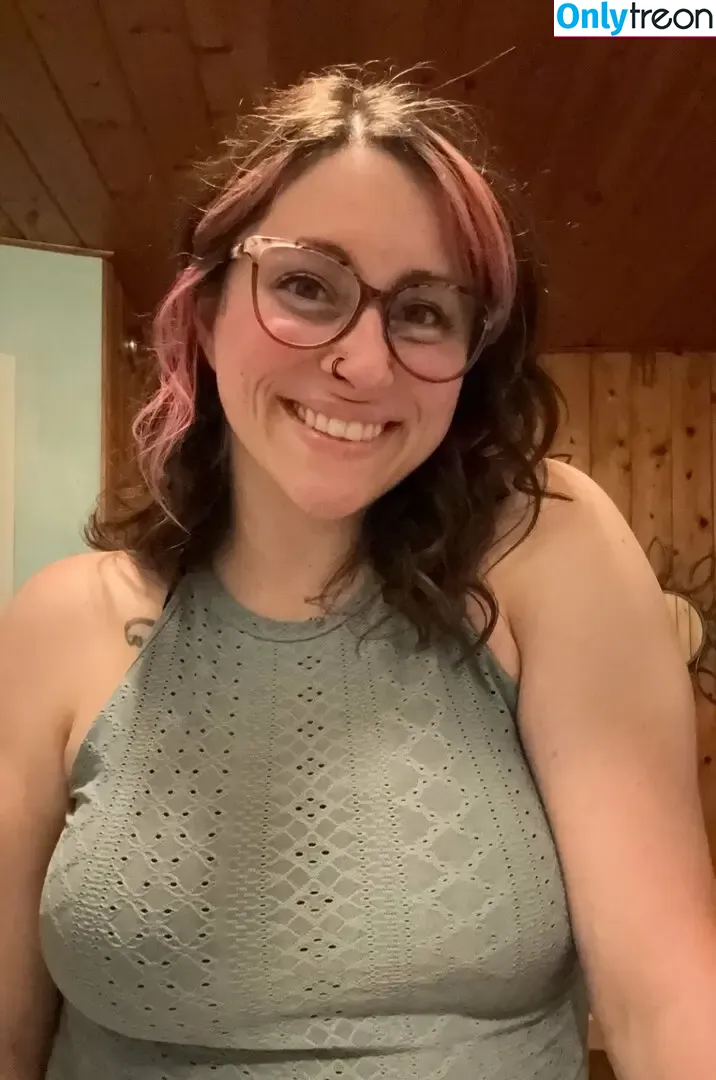 Tvpoqueen nude photo #0010 (Tvpoqueen)