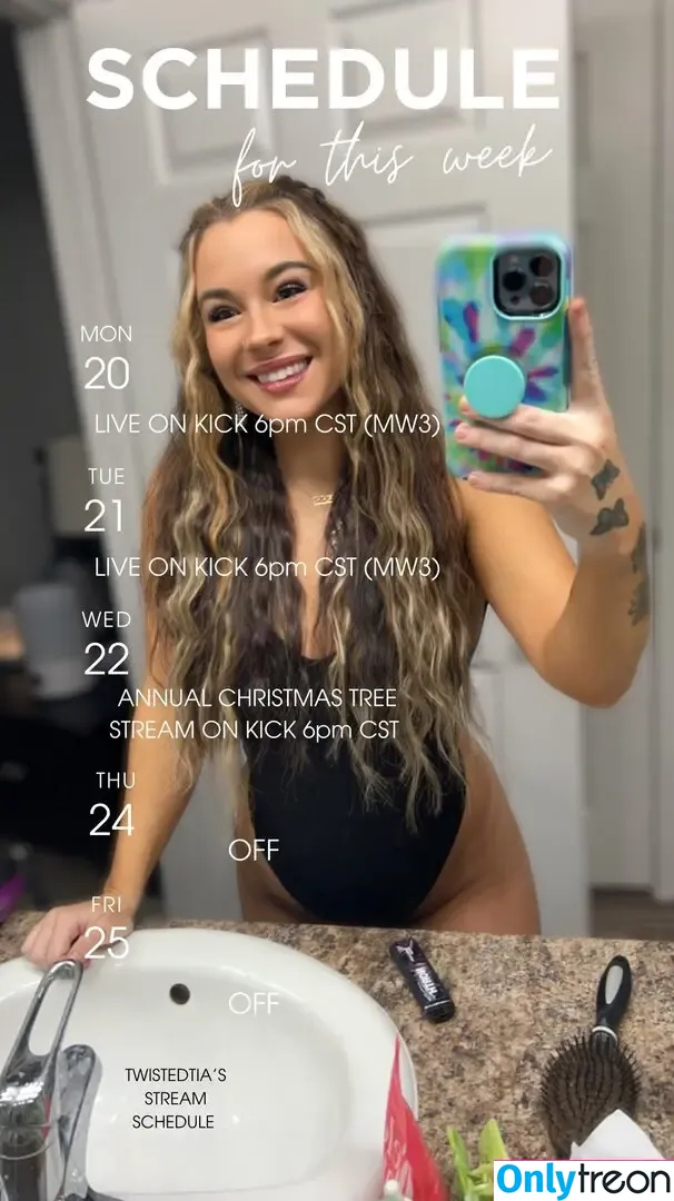 TwistedTiaa nude photo #0003 (twistedtiaaa__)