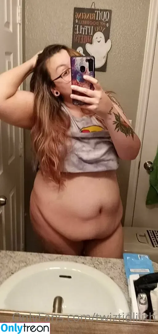 twiztidlilith nude photo #0002 (twiztidlilith)