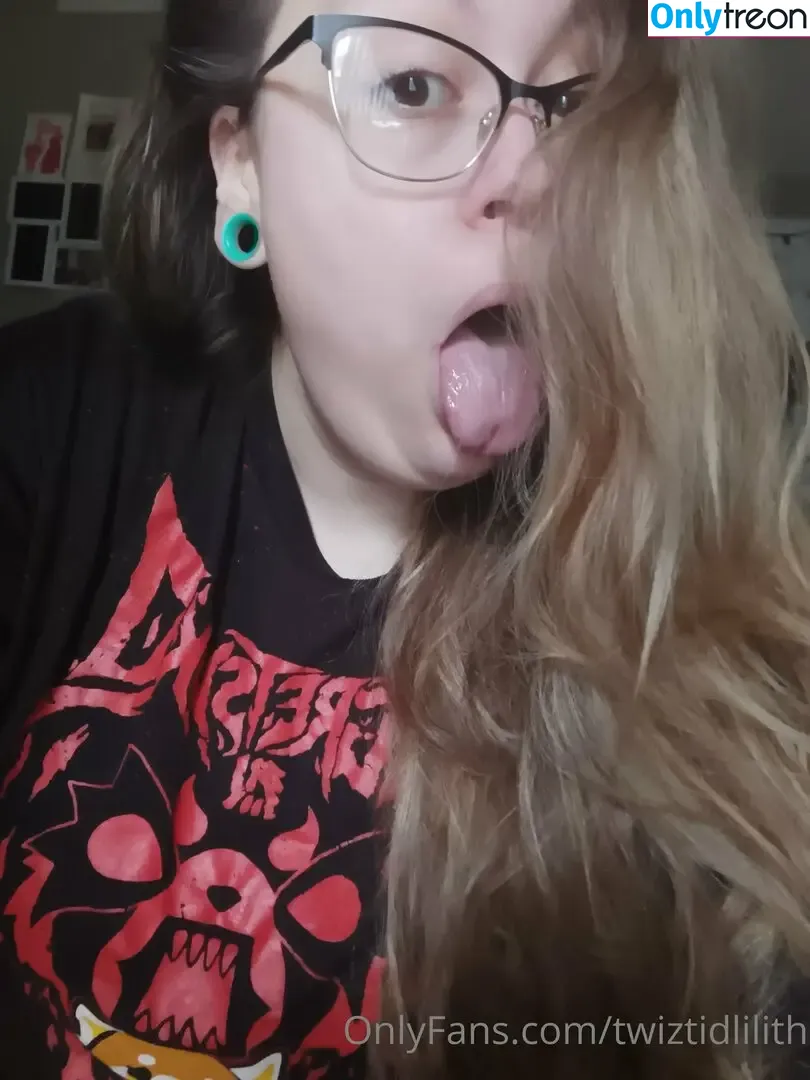twiztidlilith nude photo #0013 (twiztidlilith)