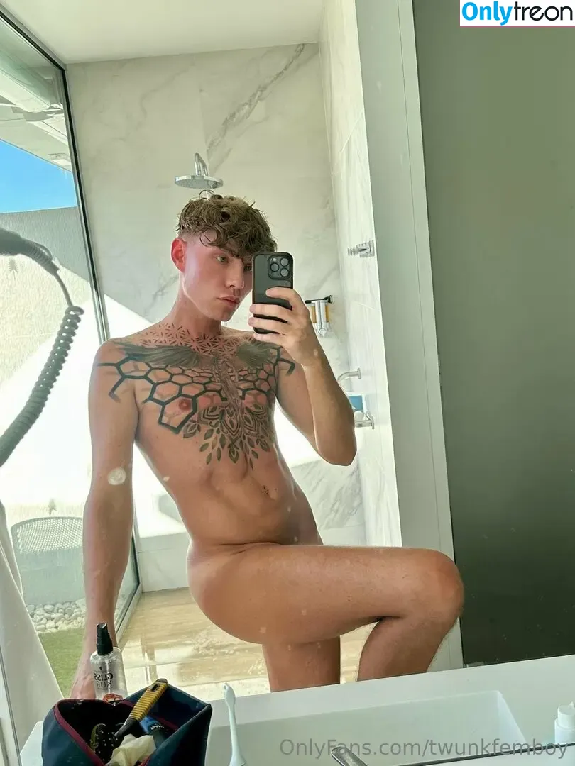 twunkfemboy nude photo #0007 (tw.nku)
