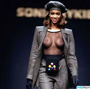Tyra Banks / tyrabanks nude photo #0315