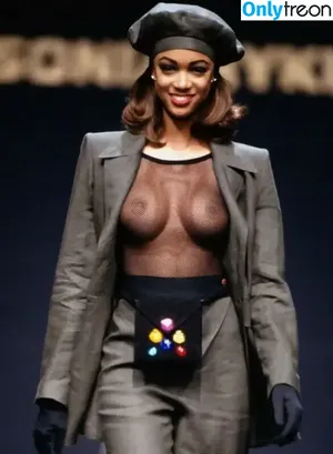 Tyra Banks / tyrabanks nude photo #0341