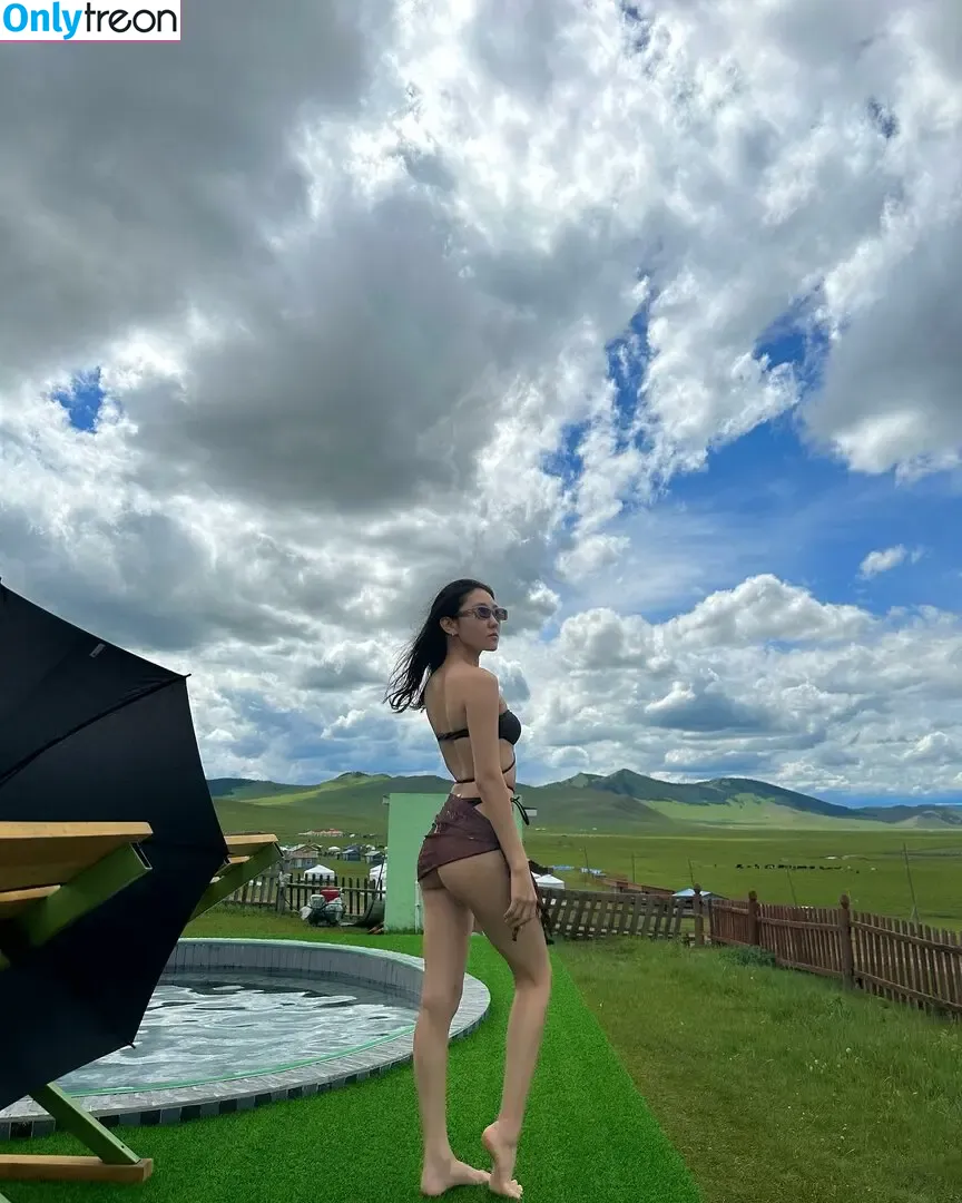 u.unuku nude photo #0002 (u.unuku)