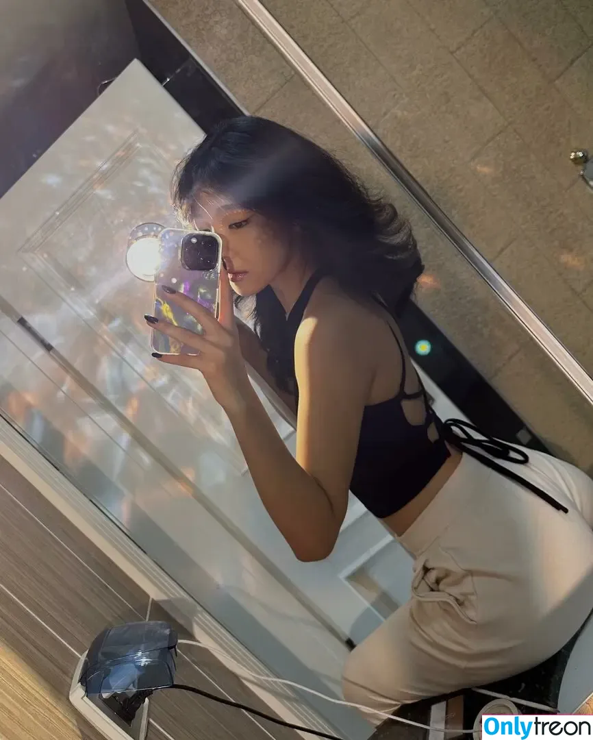 u.unuku nude photo #0009 (u.unuku)