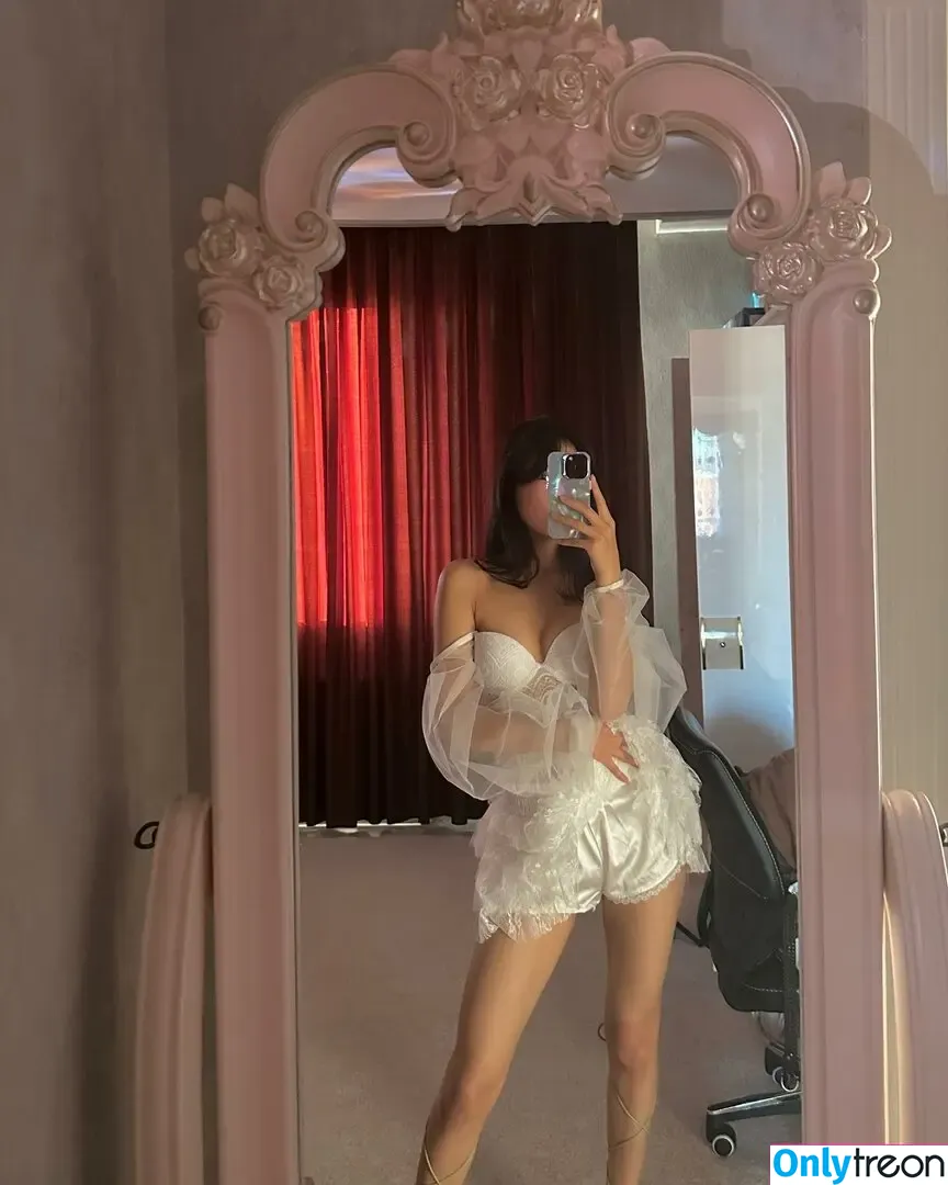 u.unuku nude photo #0011 (u.unuku)