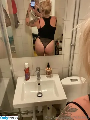  nude photo #0015