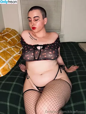  nude photo #0001