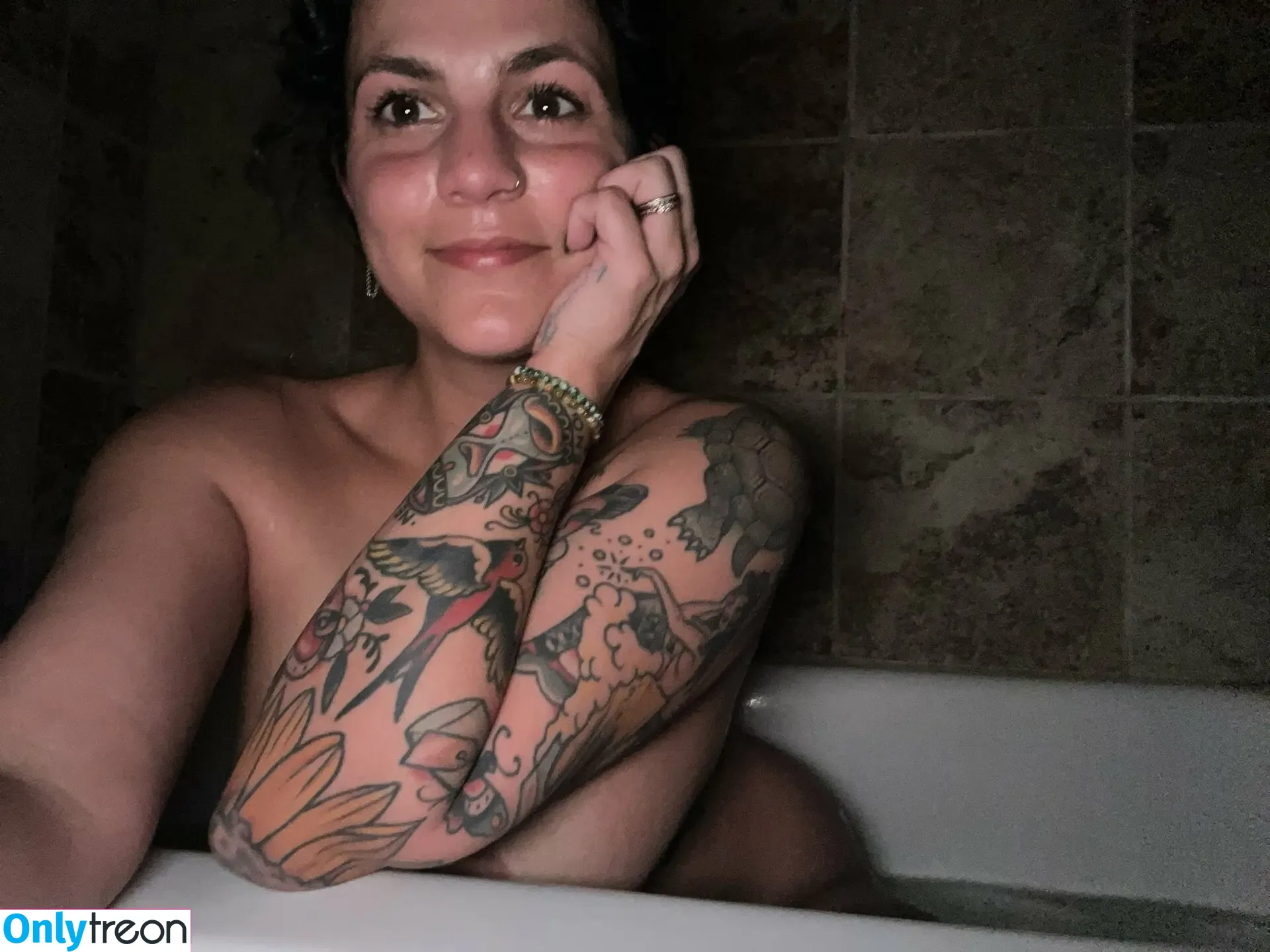 ughhjen nude photo #0007 (ughhgin)