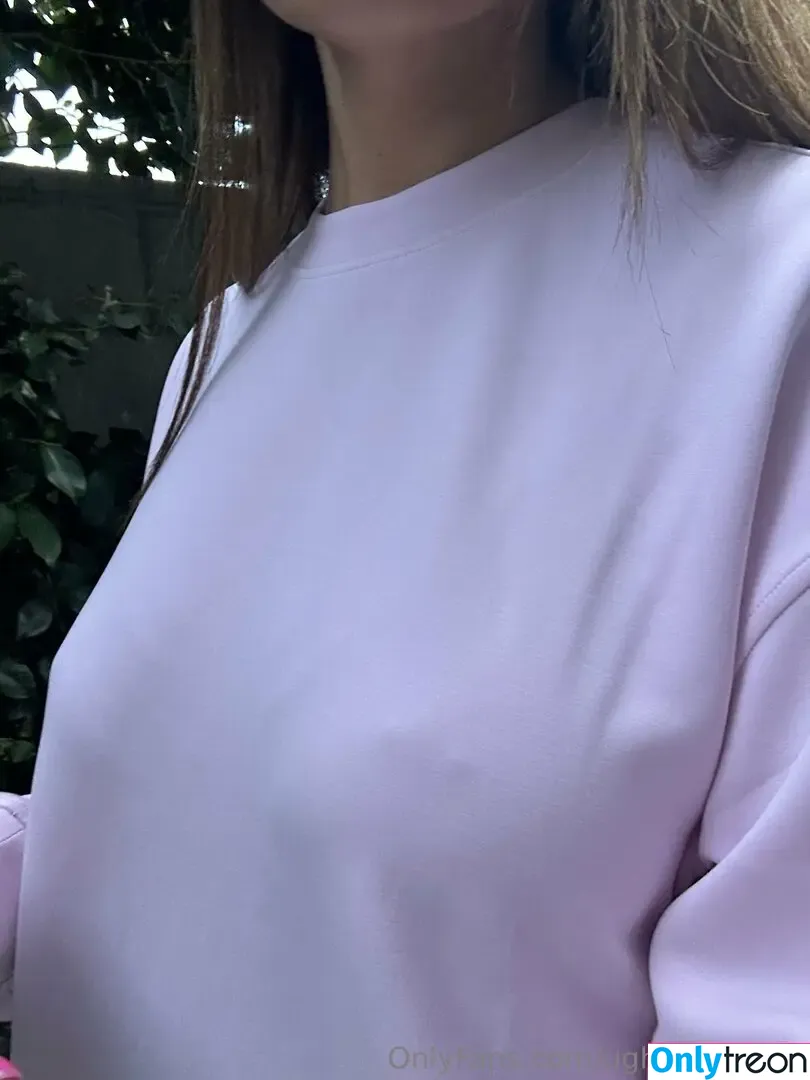 ughughughx3 nude photo #0093 (32ughughh / caaaaityyyy)