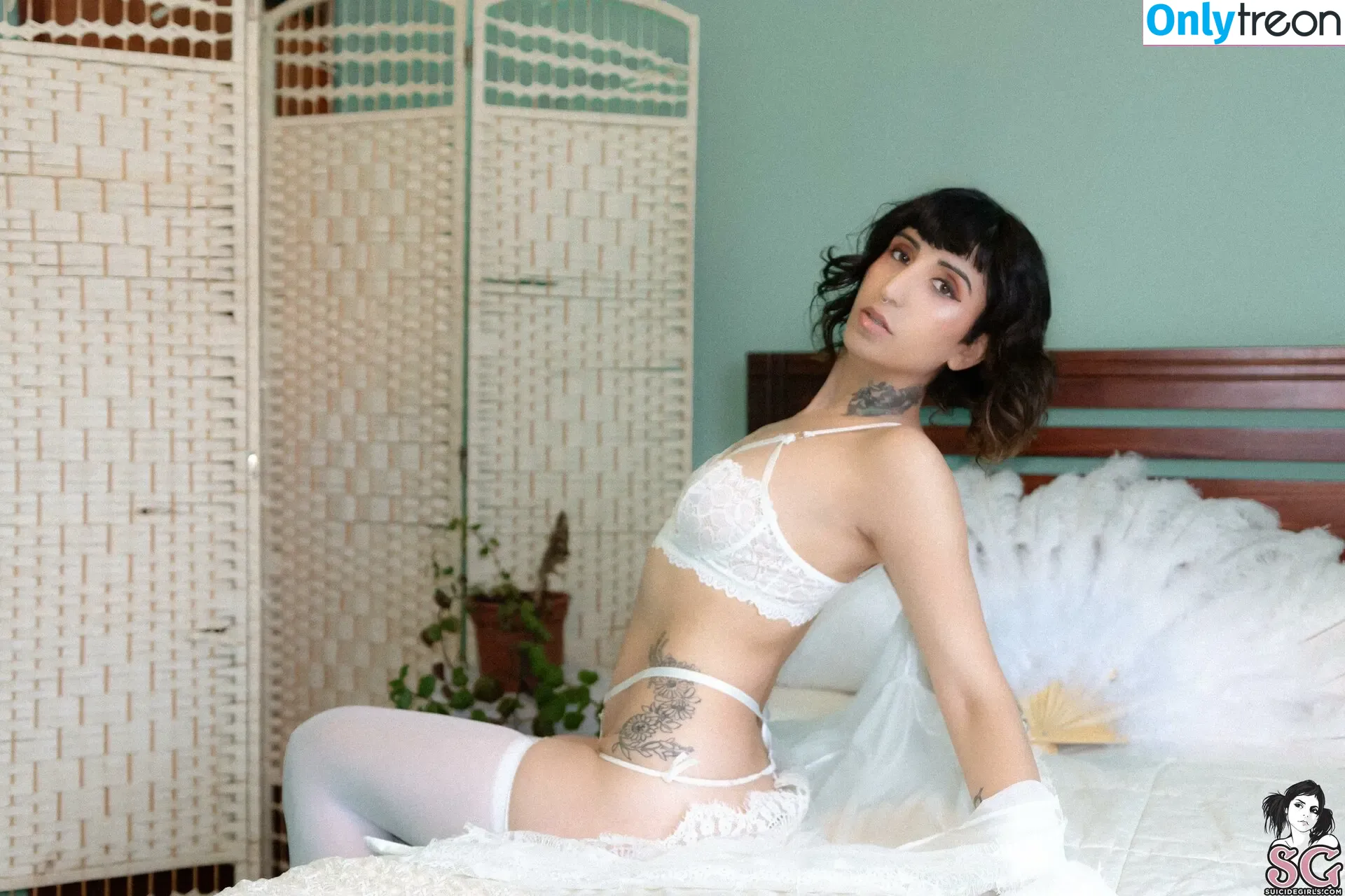 Ululalumina nude photo #0007 (665922264 / ulula.lumina)