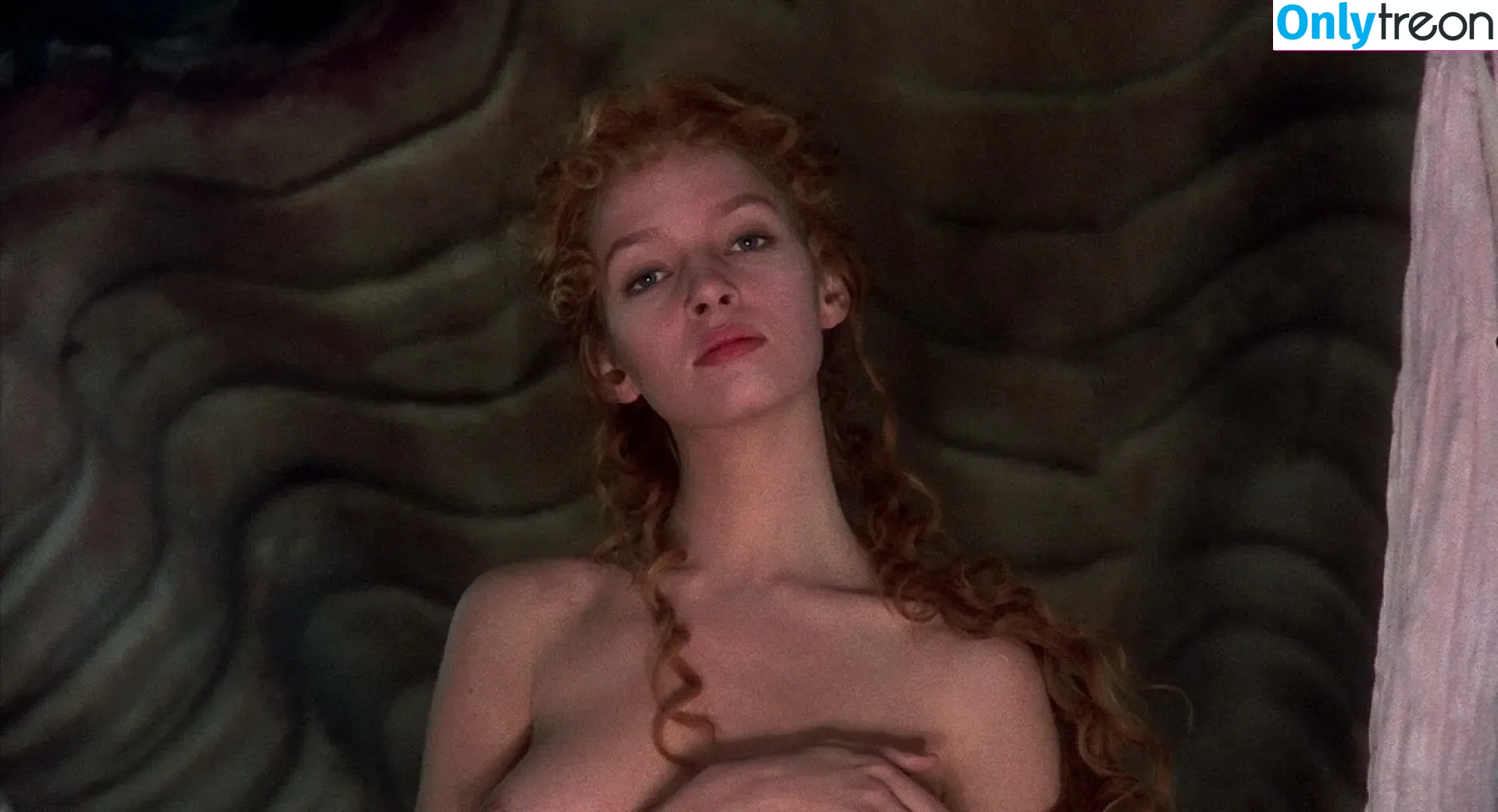 Uma Thurman nude photo #0344 (umathurman)