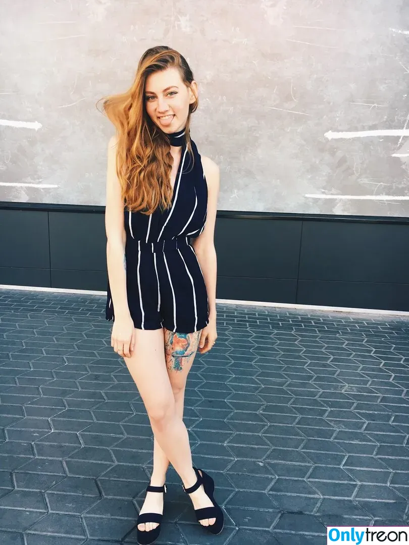 Umbird nude photo #0127 (AnnUmbird)