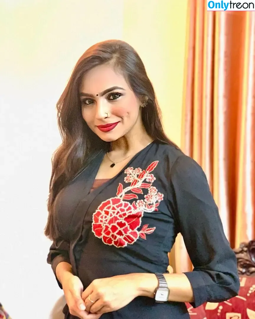 Umme Zamilatun Naima nude photo #0011 (zamilah_n)