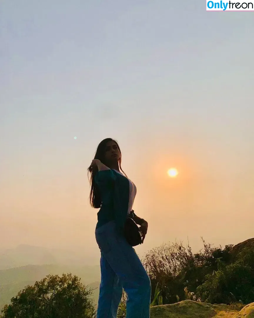 Umme Zamilatun Naima nude photo #0037 (zamilah_n)