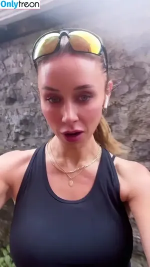 Una Healy / unahealy nude photo #0588