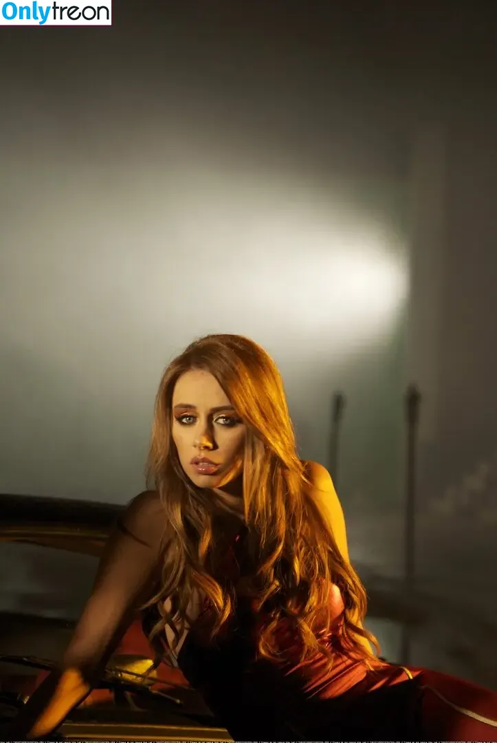 Una Healy nude photo #0353 (unahealy)