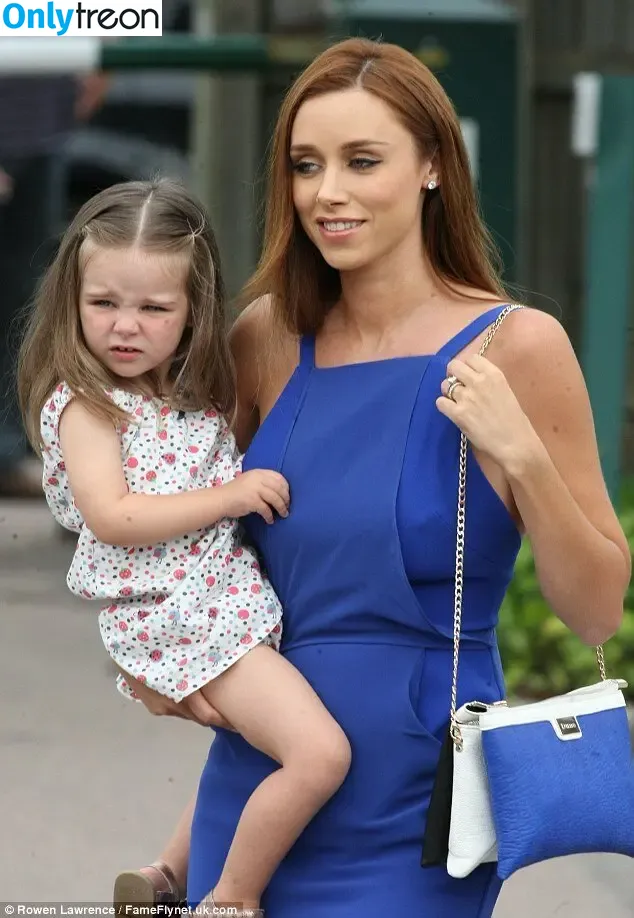 Una Healy nude photo #0357 (unahealy)