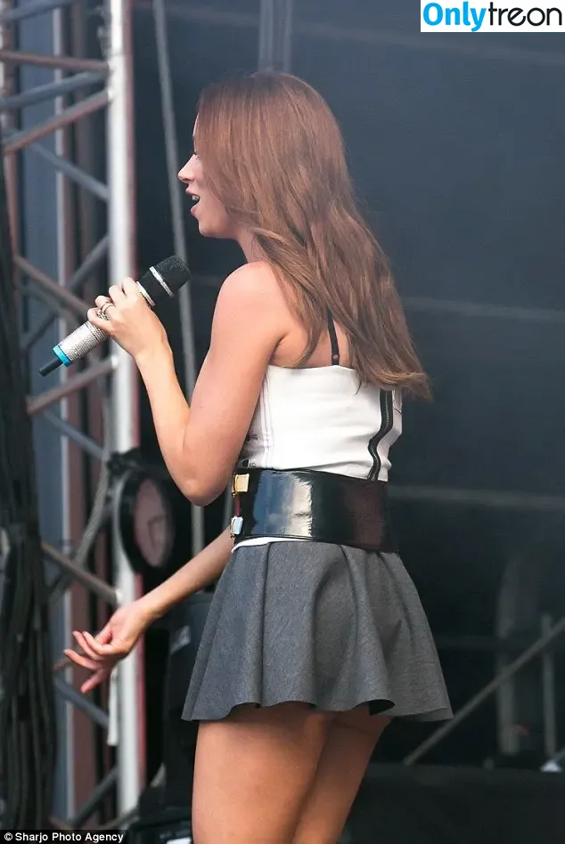 Una Healy nude photo #0362 (unahealy)