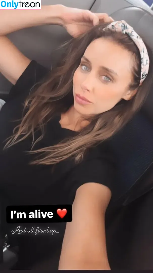 Una Healy nude photo #0781 (unahealy)