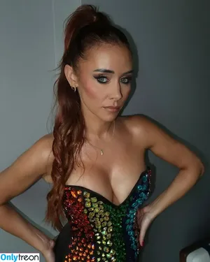 Una Healy / unahealy nude photo #1146