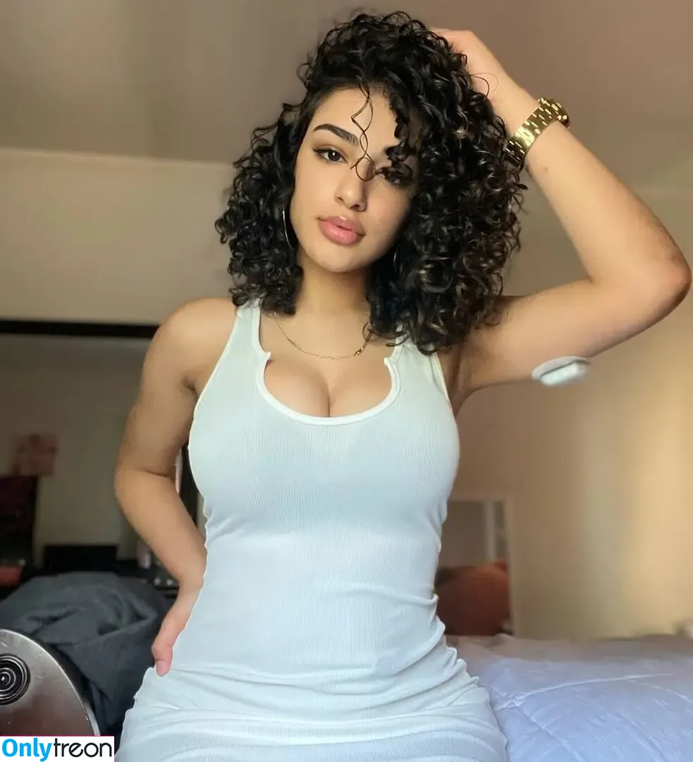 unforgettabletina nude photo #0002 (itssliltina)