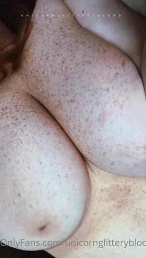 Unicornglitteryblood / Unicornglittern / milly.peachy nude photo #0046