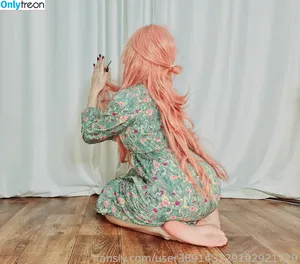 unicornsfeet / PinkGirlViki / PinkViki / strupedsofunicorns / victoriavikiv nude photo #0001