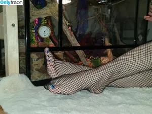 unicornsfeet / PinkGirlViki / PinkViki / strupedsofunicorns / victoriavikiv nude photo #0005