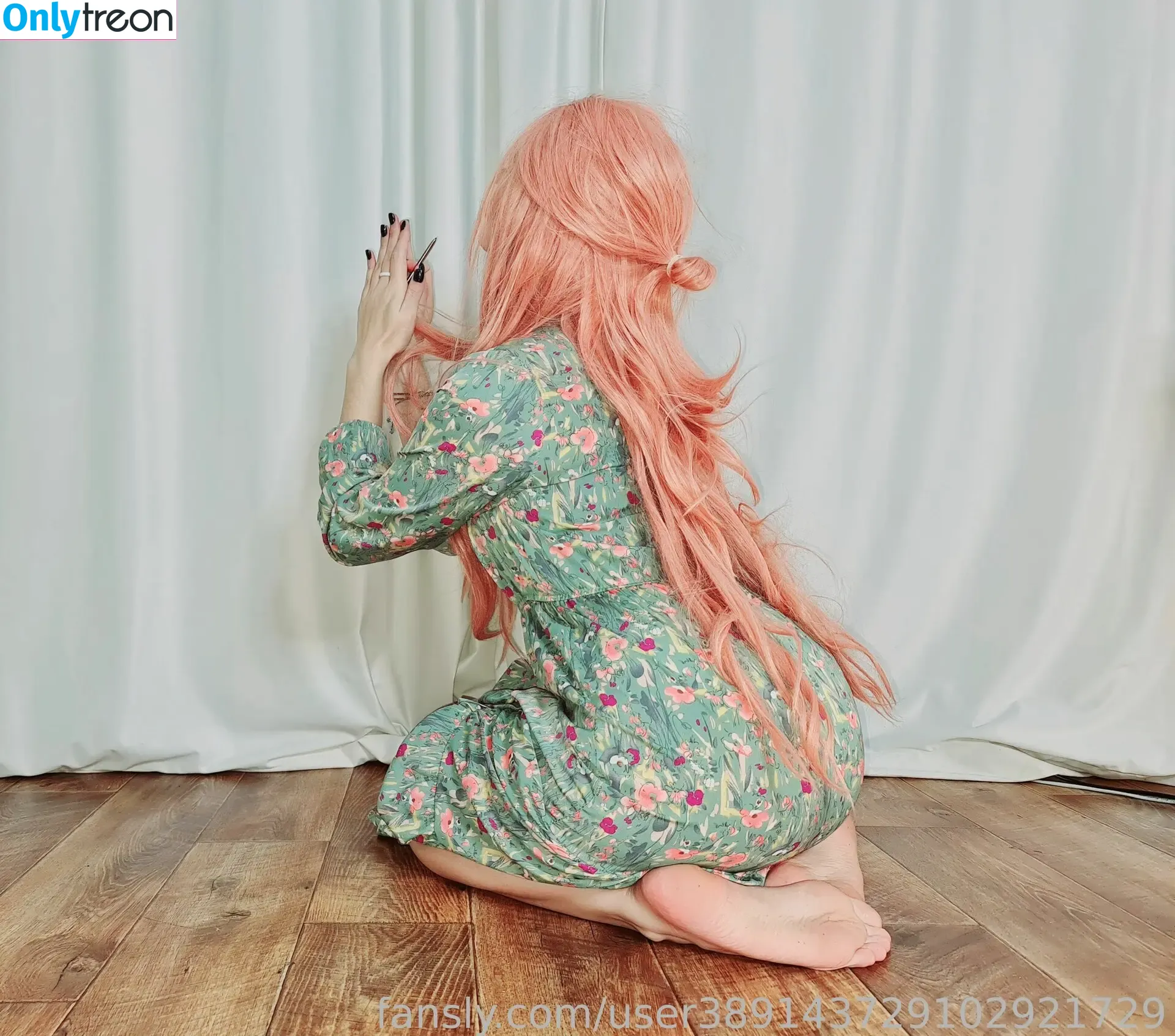 unicornsfeet nude photo #0001 (PinkGirlViki / PinkViki / strupedsofunicorns / victoriavikiv)