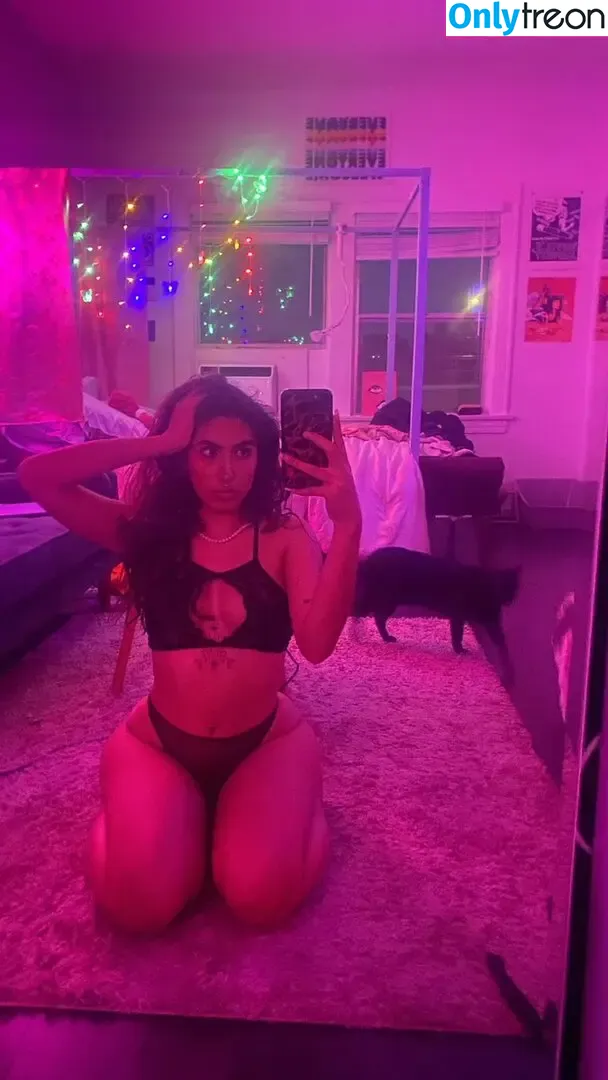 urgrllcrush nude photo #0002 (urgrllcrush)