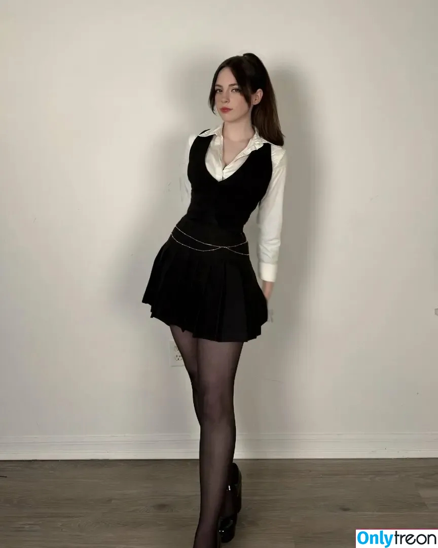 Ursiiday nude photo #0039 (Ursiiday)