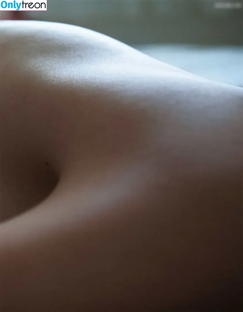 Utsunomiya Shion nude photo #0034 (rara.anzai_)