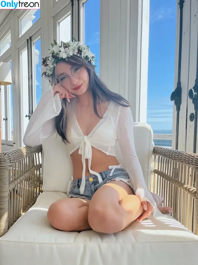 Uwumi nude photo #0016 (Notuwumi / yor.uwu)