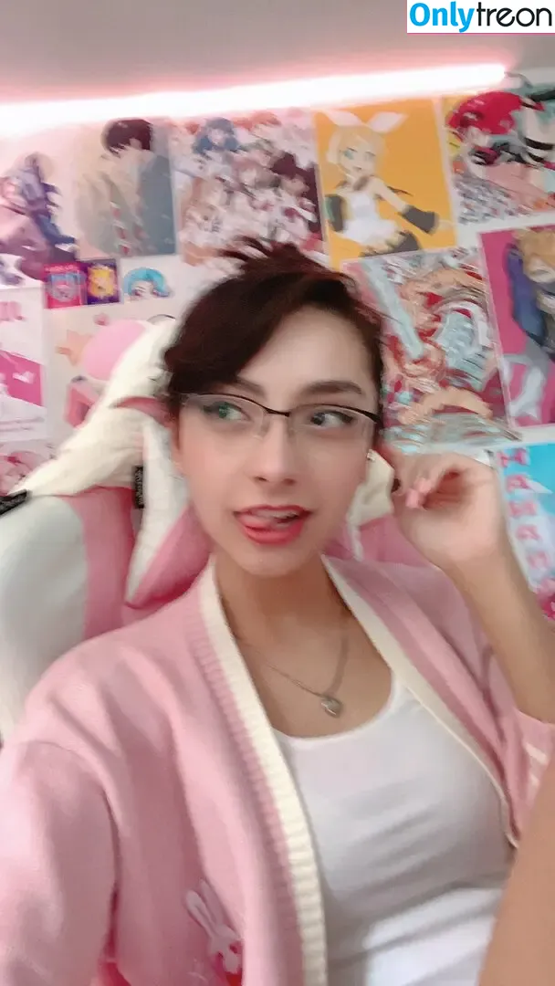 Uwumi nude photo #0027 (Notuwumi / yor.uwu)