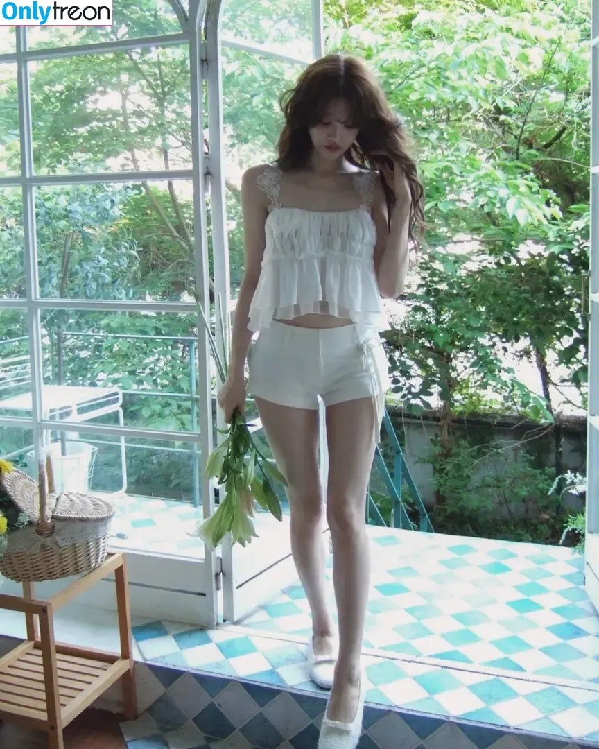 Uzaa nude photo #0154 (____uzaa)