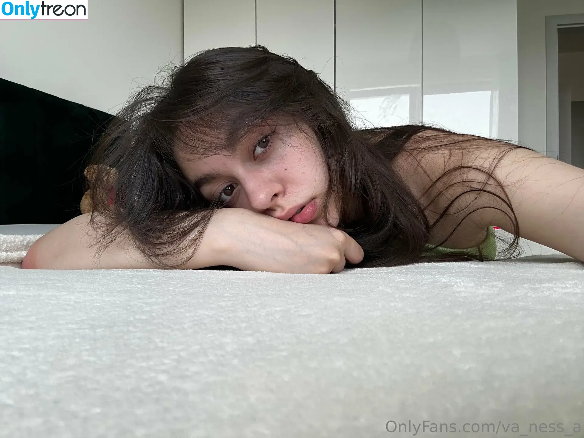 va_ness_a nude photo #0079 (v.vanessa.a)