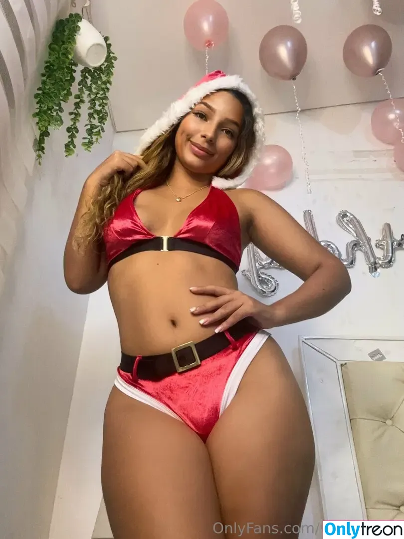 valengadot nude photo #0020 (valgadott)