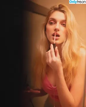 Valentina / valeblucerchiata / valentinaof.4 / xxvalen444 / xxvalenxoxo nude photo #0173