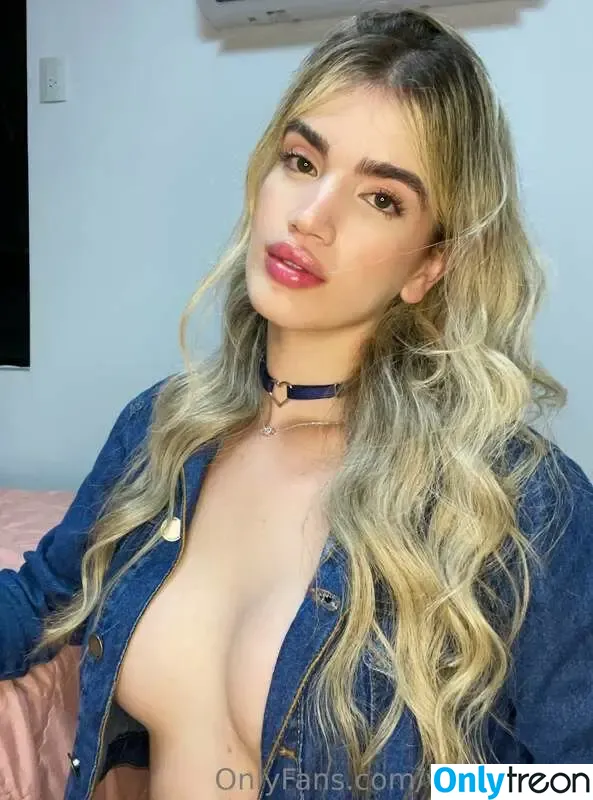 Valentina nude photo #0136 (valeblucerchiata / valentinaof.4 / xxvalen444 / xxvalenxoxo)