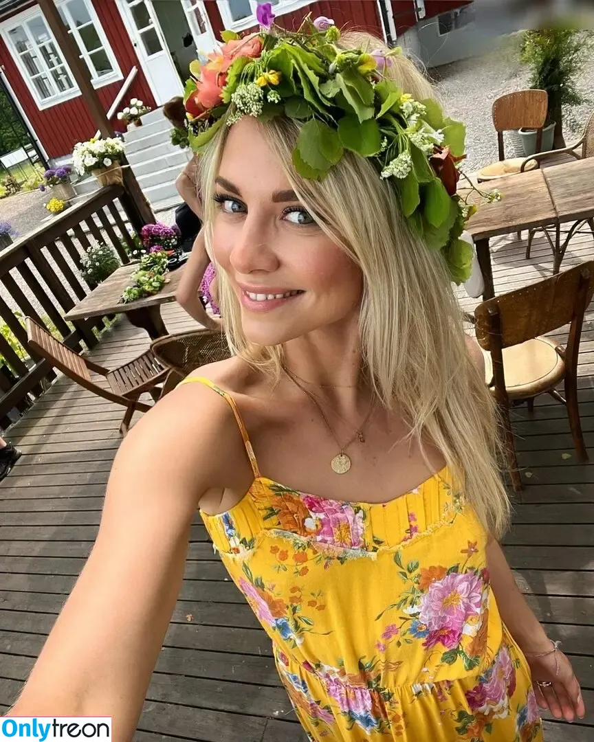 Valentina Pahde nude photo #0124 (valentina_pahde / valentinapahde)
