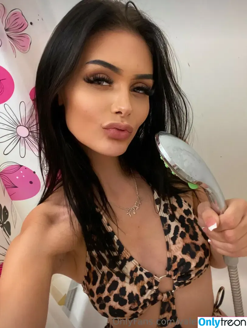 Valentina.roma nude photo #0011 (valentina_roma_angler)