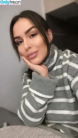 valentinaaaaaaaaa / ___valentinaaaaa nude photo #0001